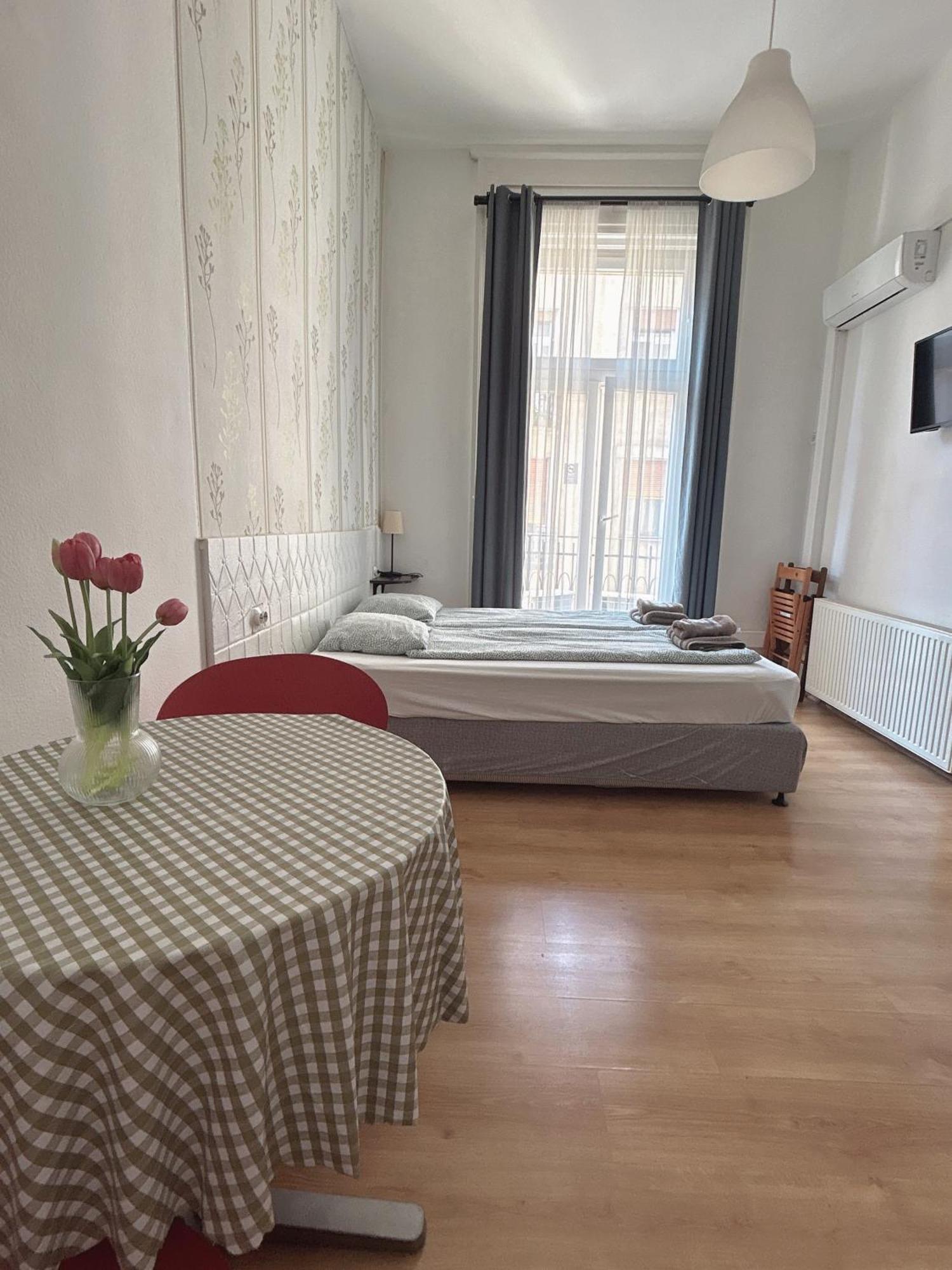 11# Sunflower Cozy Apartment Budapest Esterno foto